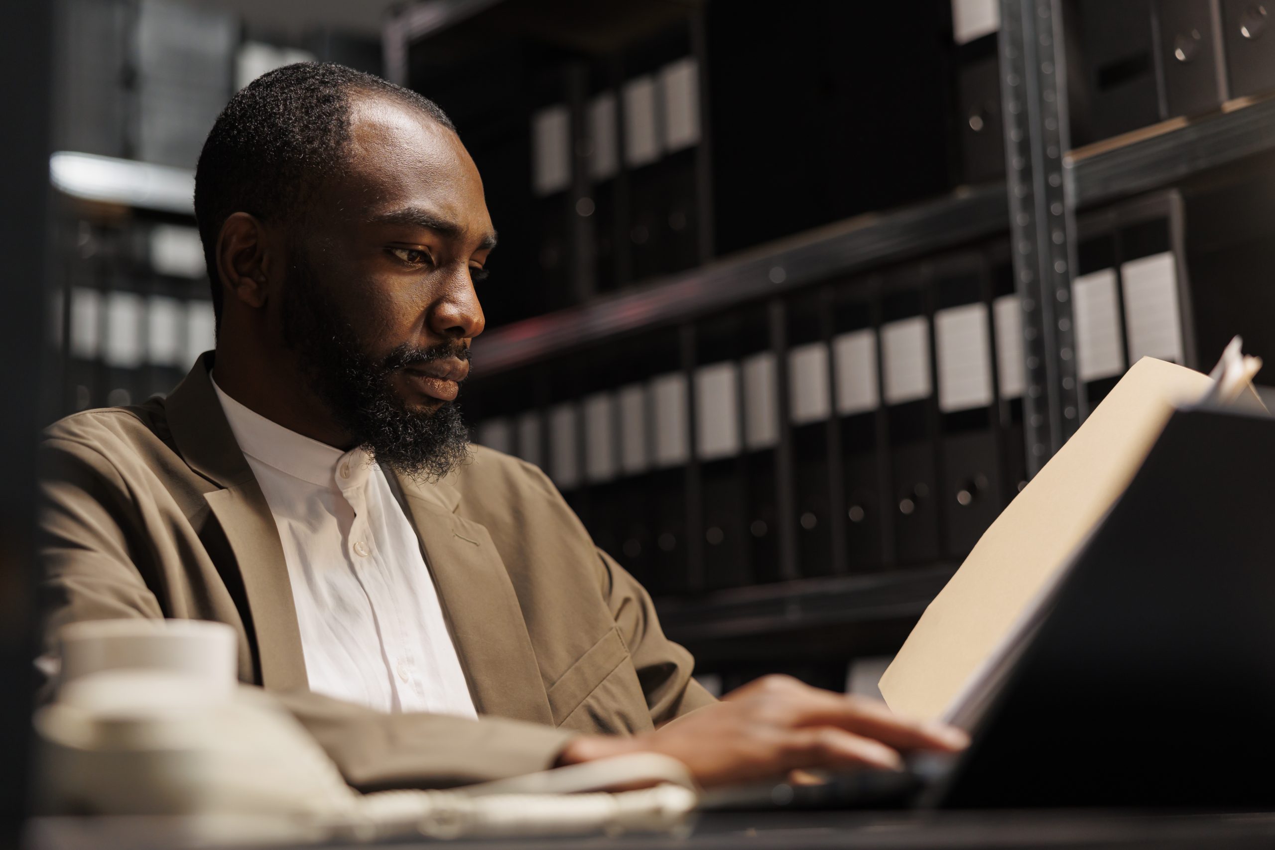 Recherche de bénéficiaires d’assurance-vie et comptes en déshérence dans des archives